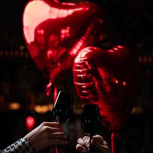 Couple célébrant la Saint-Valentin à Dans le Noir ?