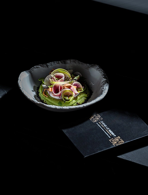 Plat de Noël servi à Dans le Noir ? avec un coffret cadeau