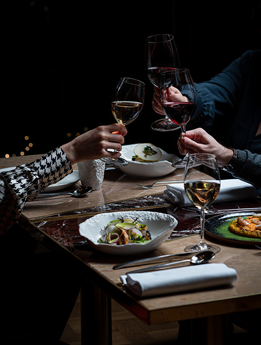 Groupe célébrant Halloween au restaurant Dans le Noir ? à Londres